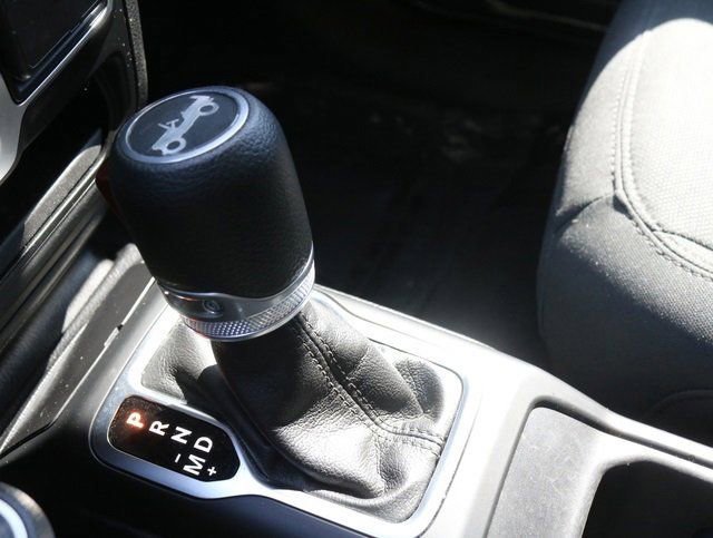 Used 2020 Jeep Wrangler Sport image 26