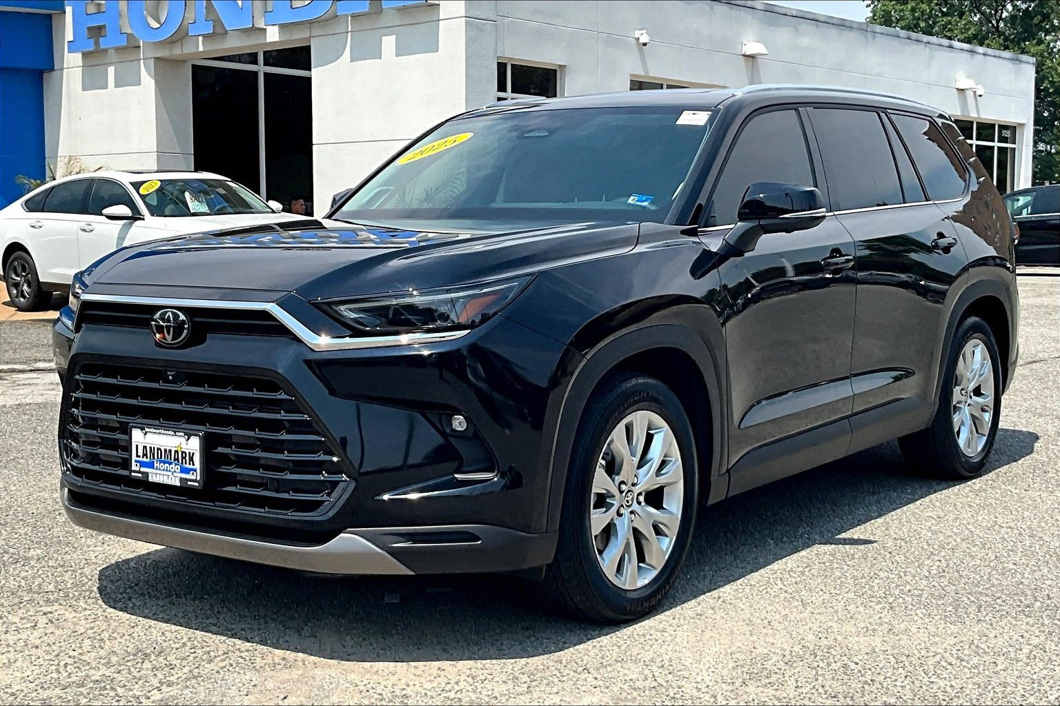 Used 2025 Toyota Grand Highlander AWD Hybrid image 1