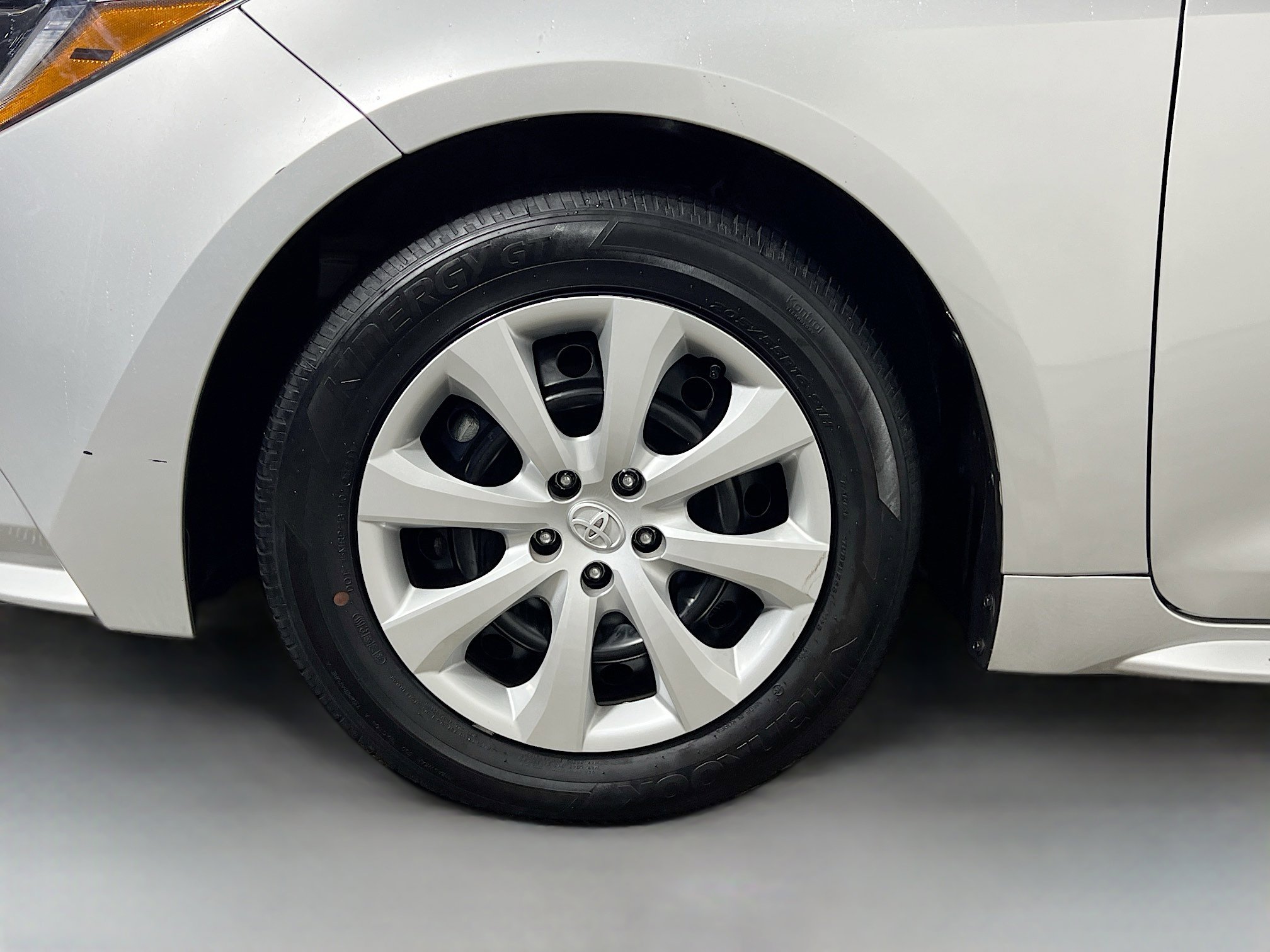 Used 2025 Toyota Corolla LE FWD image 14