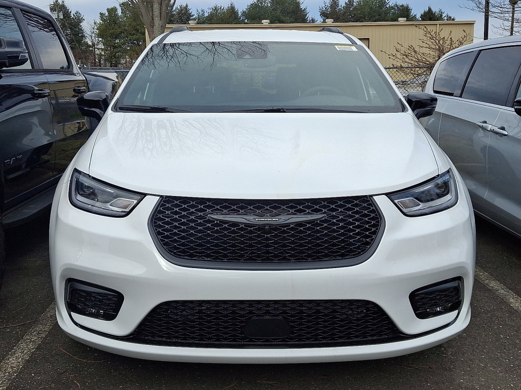 New 2026 Chrysler Pacifica Select image 2