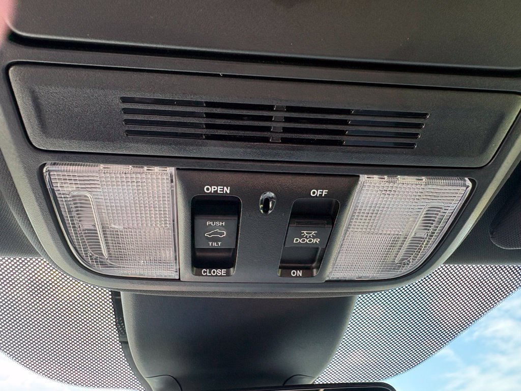 Used 2023 Honda Odyssey Sport image 27