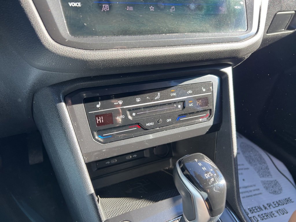 Used 2022 Volkswagen Tiguan SE image 10