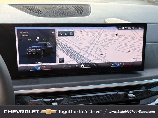 Used 2024 BMW X5 xDrive50e w/ Parking Assistance Package AWD/4WD image 22