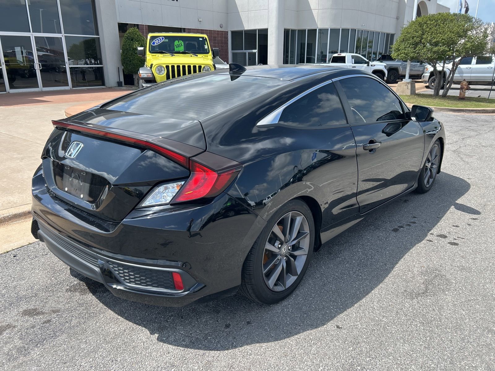 Used 2020 Honda Civic EX image 5