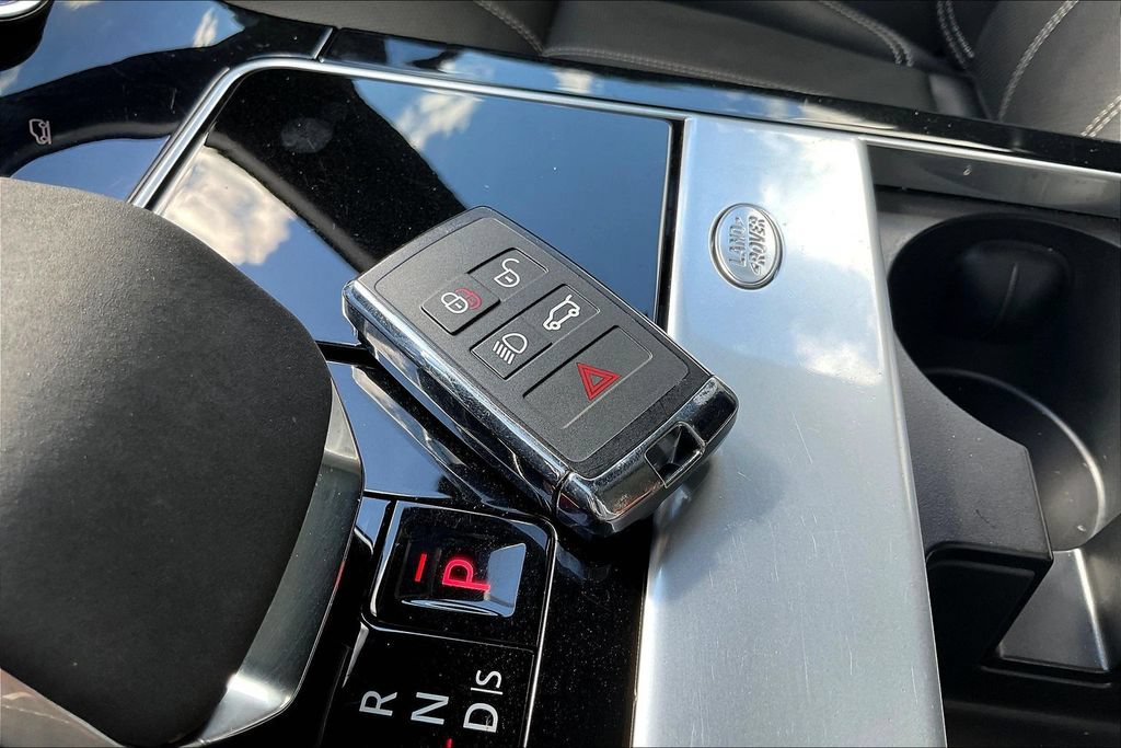 Used 2022 Land Rover Range Rover Velar R-Dynamic S AWD/4WD image 34