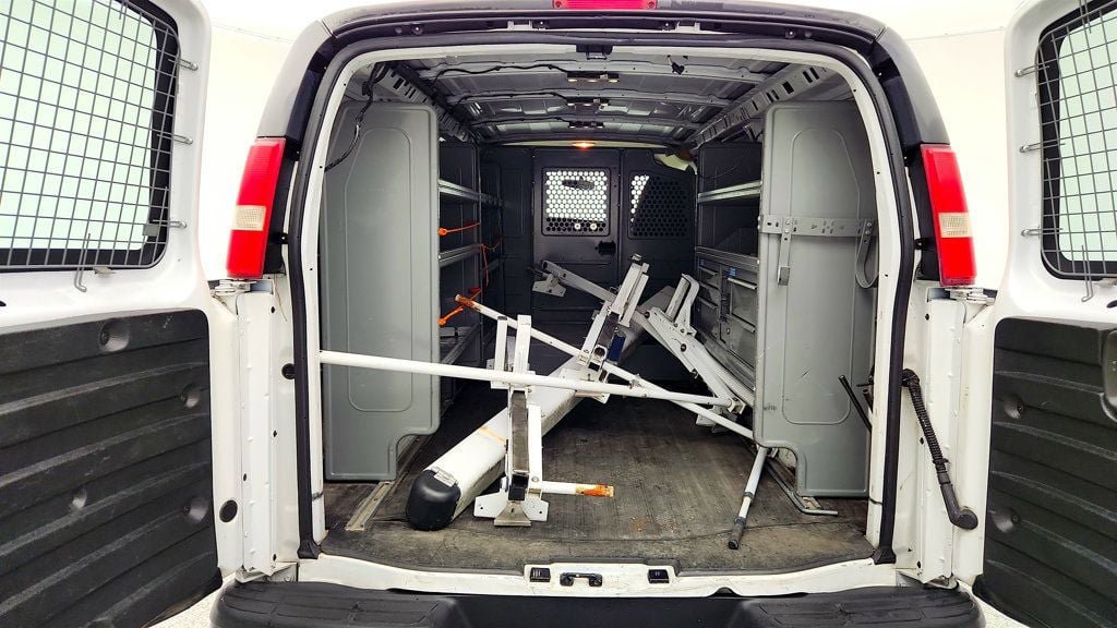 Used 2015 GMC Savana 2500 RWD image 19