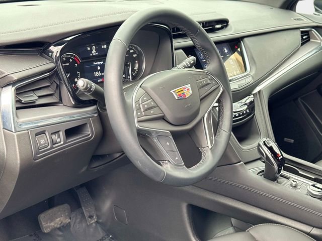 New 2025 Cadillac XT5 Luxury image 18