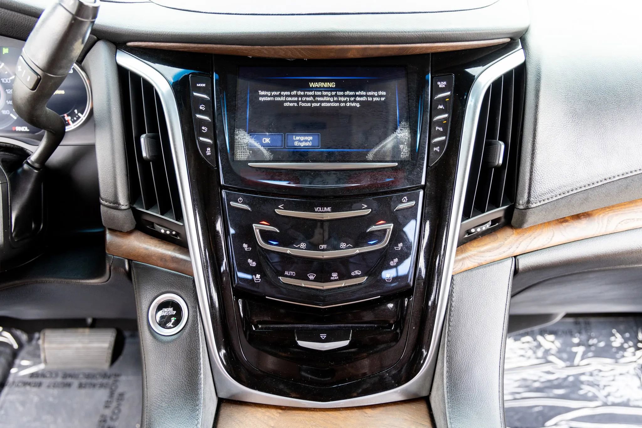 Used 2019 Cadillac Escalade Premium Luxury image 26