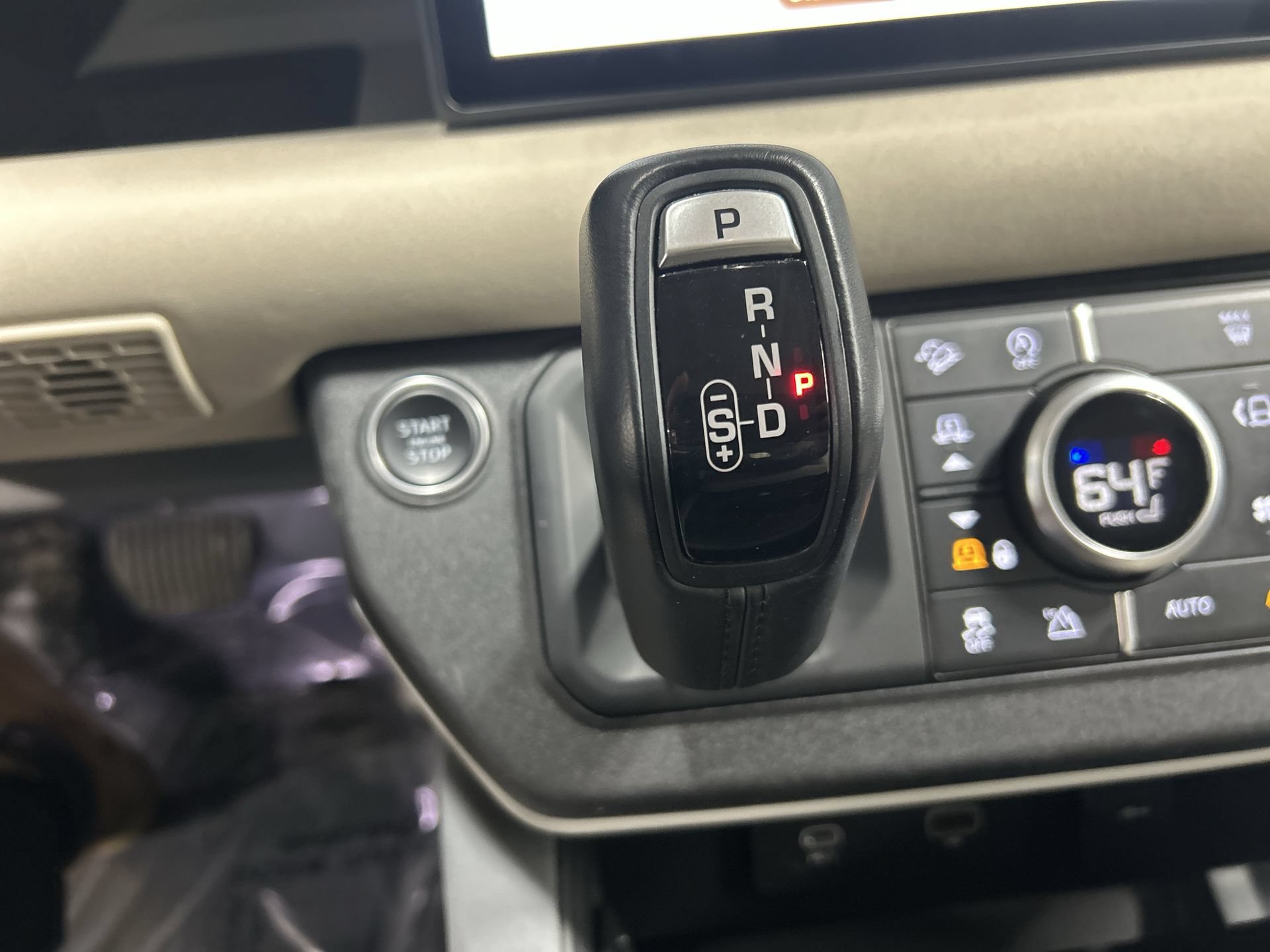 Used 2022 Land Rover Defender 110 S AWD/4WD image 18