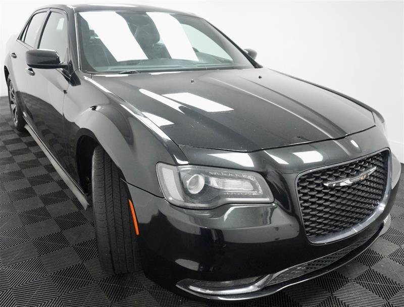 Used 2016 Chrysler 300 S image 10