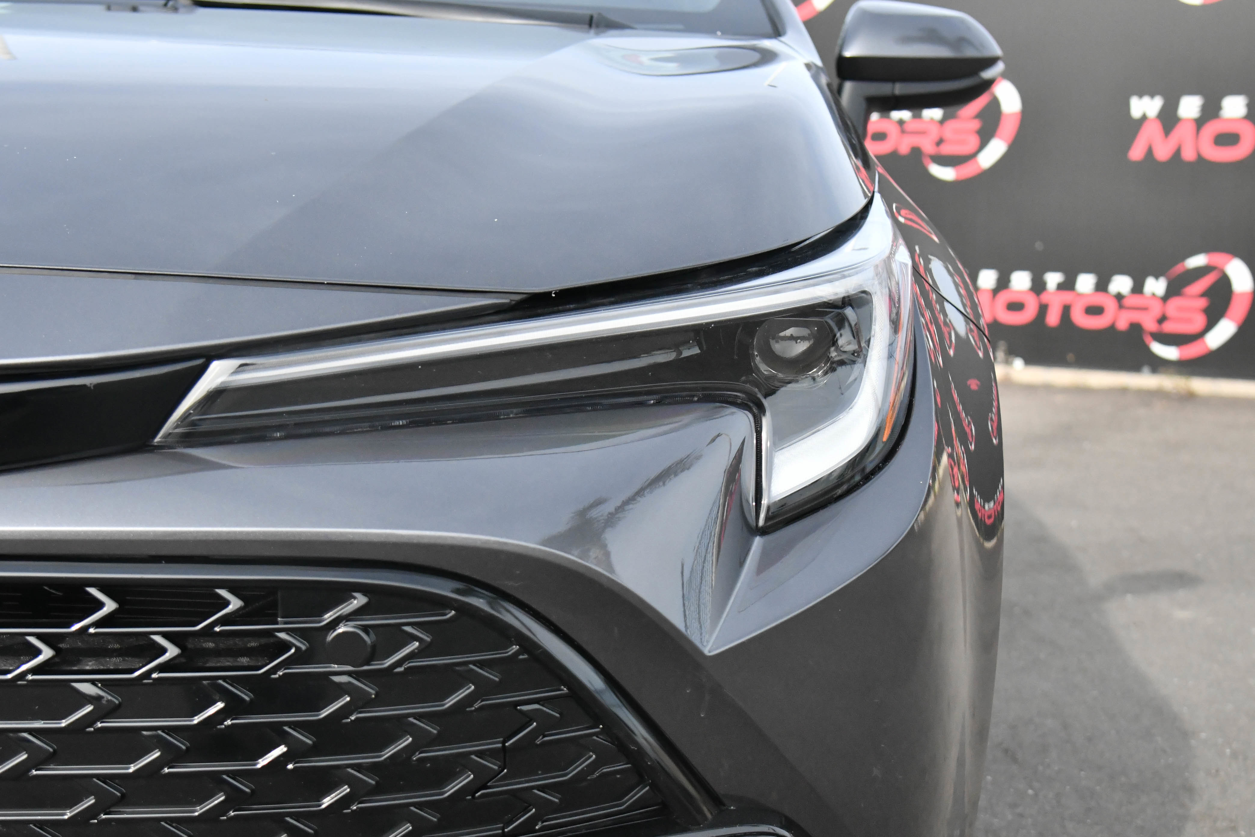 Used 2024 Toyota Corolla SE w/ SE Package image 11