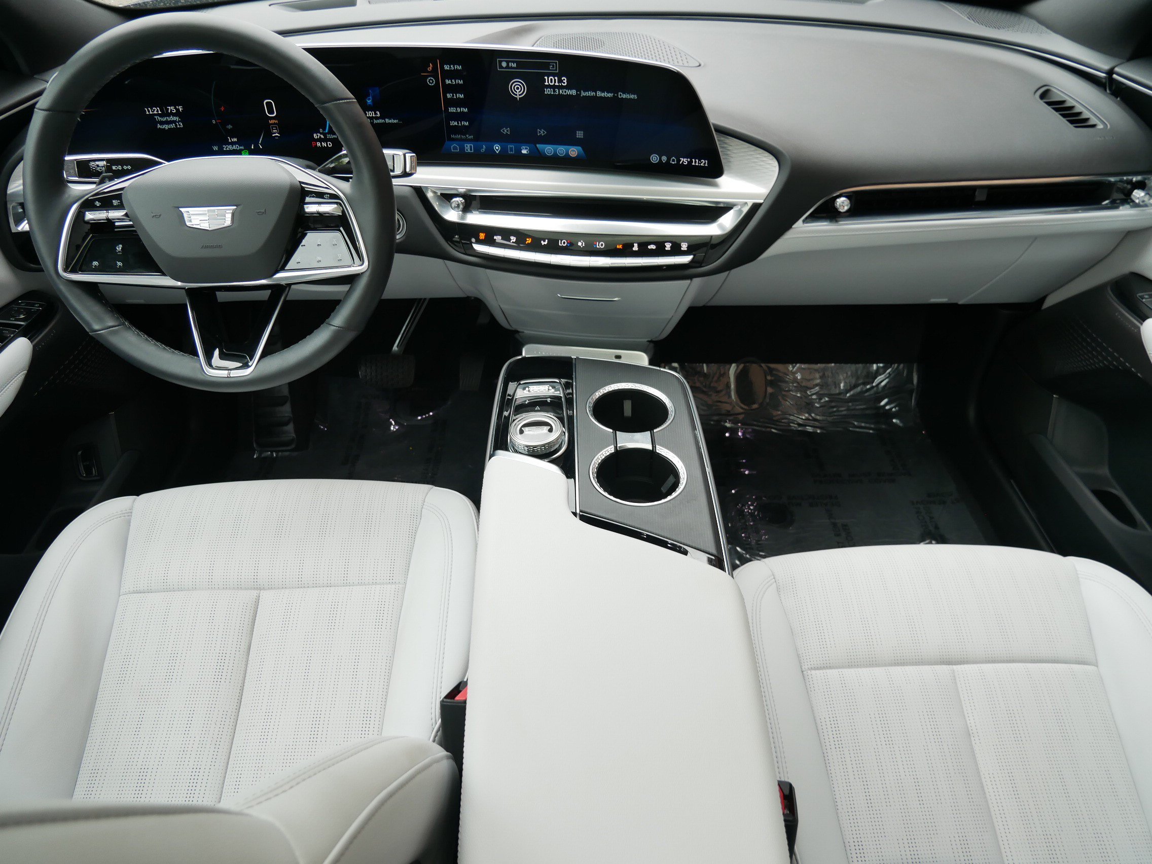 Certified 2024 Cadillac Lyriq Sport w/ LPO, Floor Liner Package AWD/4WD image 14