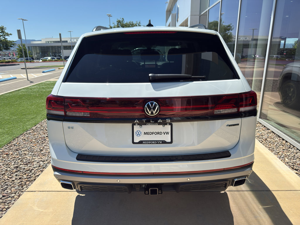 New 2025 Volkswagen Atlas Peak Edition SE image 5