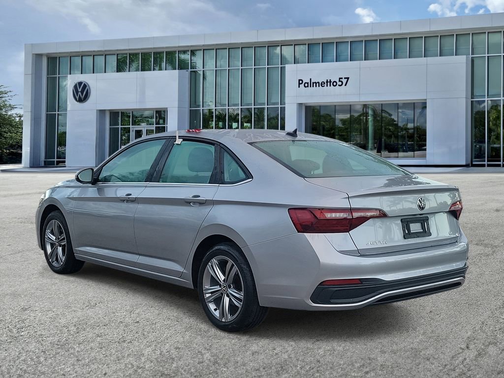 Certified 2022 Volkswagen Jetta SE image 6