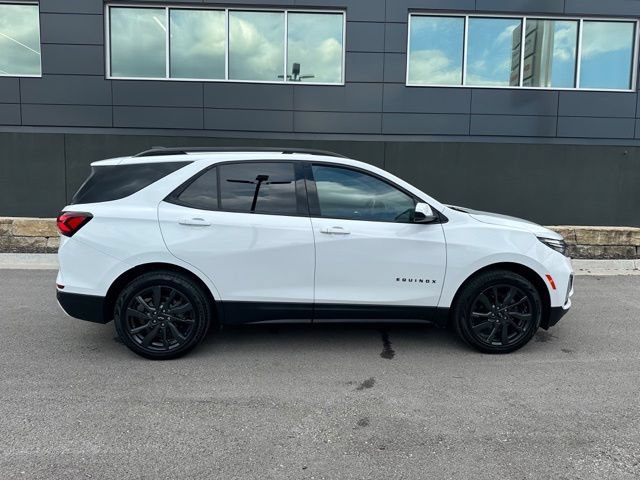 Used 2023 Chevrolet Equinox RS AWD/4WD image 2