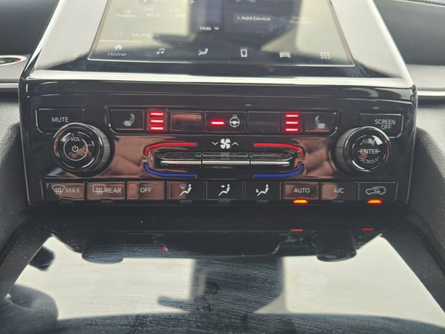 Used 2025 Jeep Grand Cherokee L Laredo w/ Luxury Tech Group I image 23