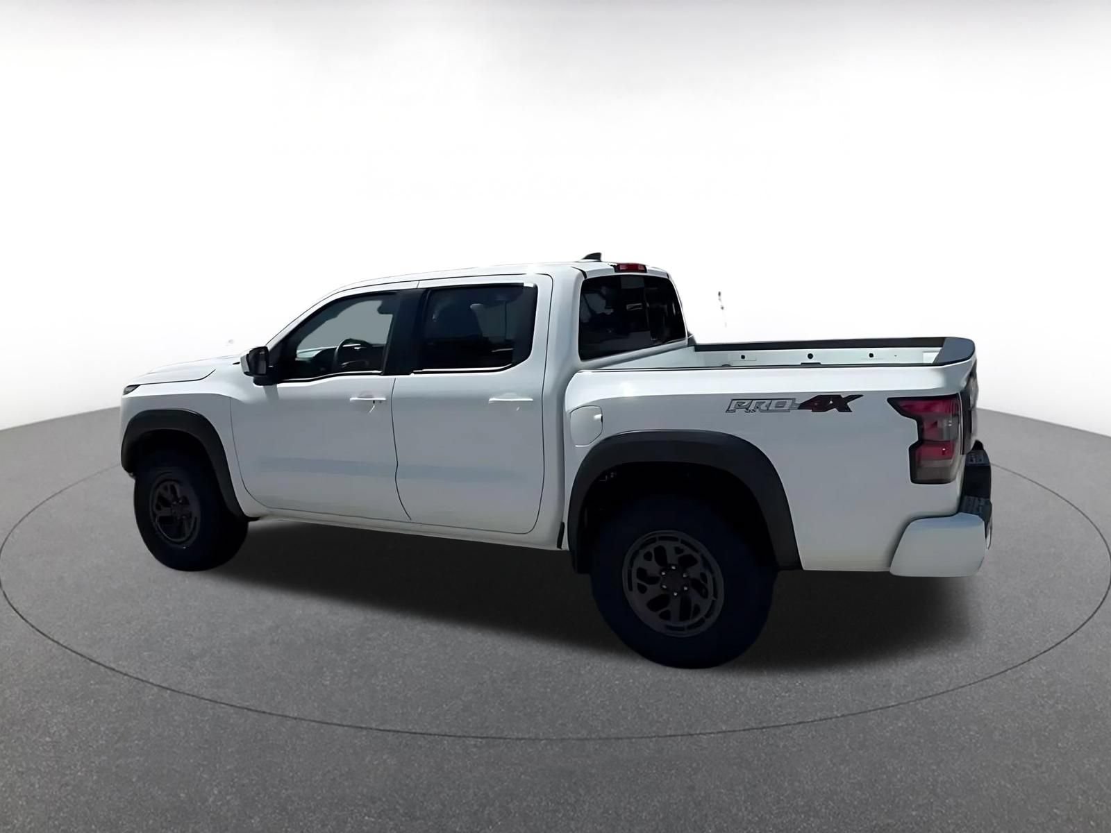 Used 2026 Nissan Frontier PRO-4X AWD/4WD image 9