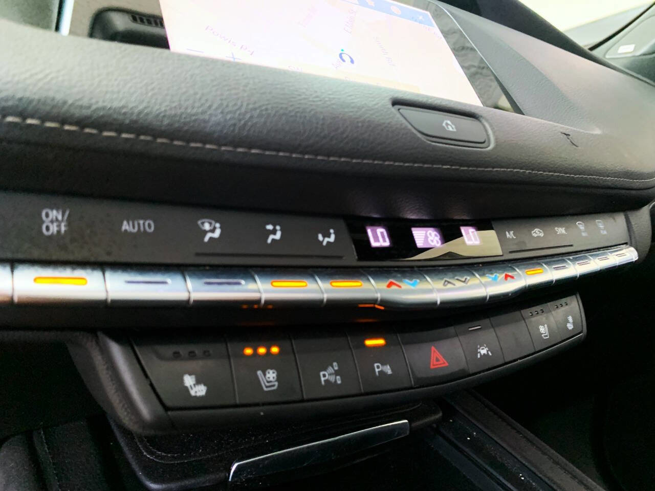Used 2019 Cadillac XT4 Premium Luxury w/ Technology Package image 17