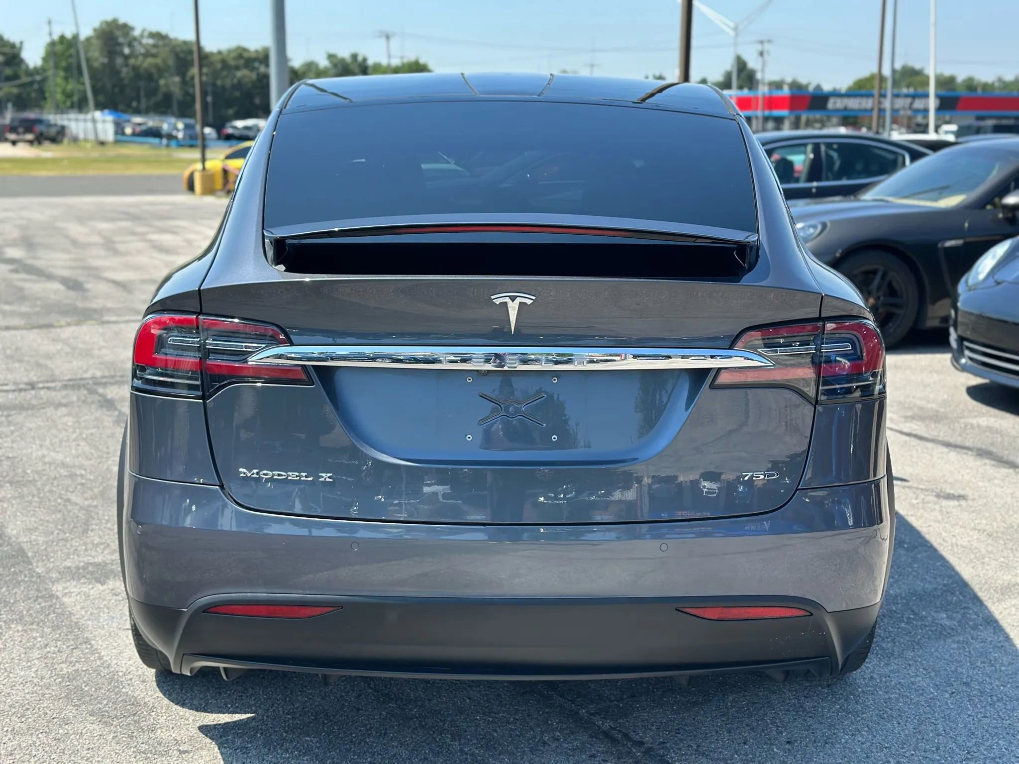 Used 2018 Tesla Model X 75D image 12