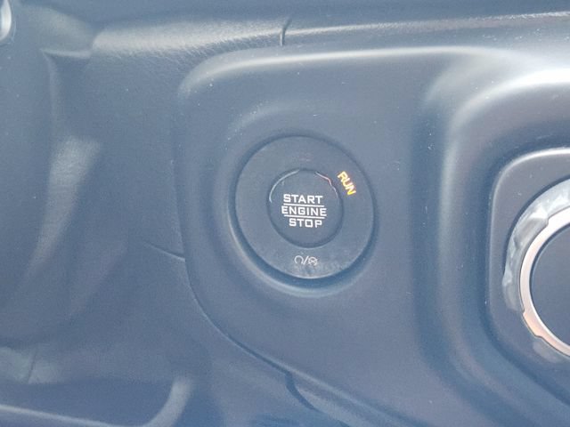 Used 2020 Jeep Wrangler Unlimited Sahara AWD/4WD image 21