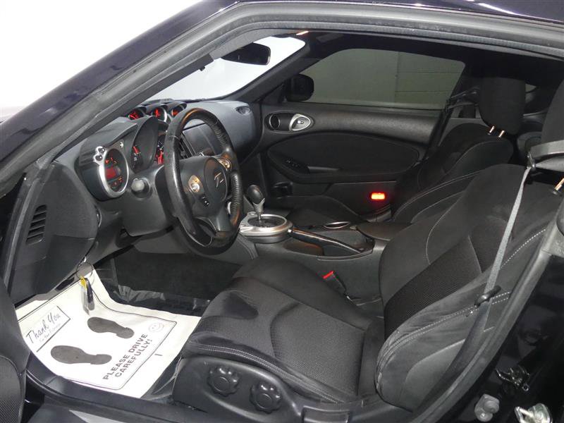 Used 2017 Nissan 370Z Coupe image 19