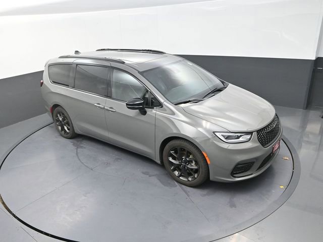 Used 2025 Chrysler Pacifica Limited image 20