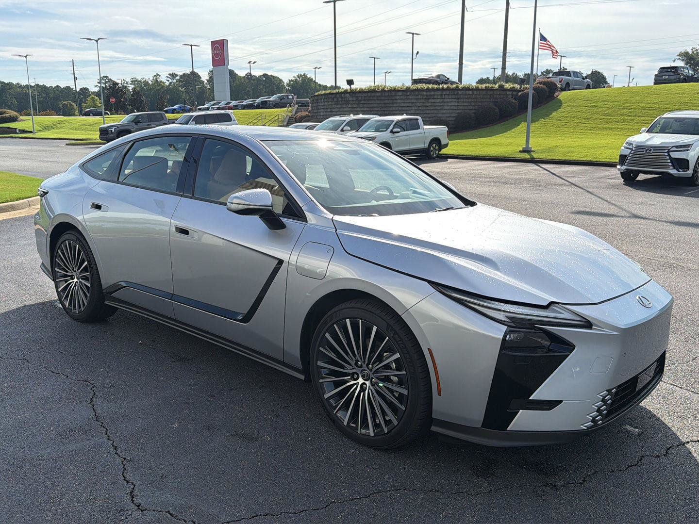 New 2026 Lexus ES 350e w/ Convenience Package FWD image 8
