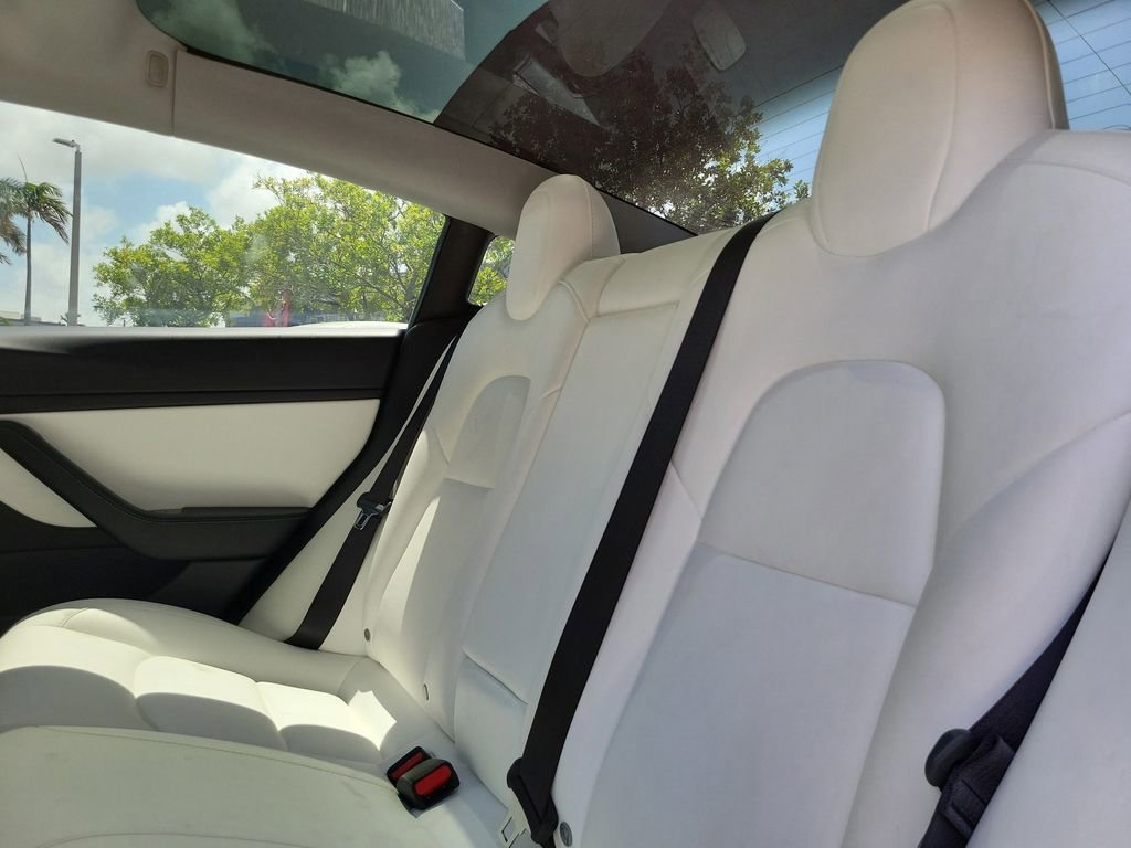 Used 2020 Tesla Model 3 Standard Range Plus image 15