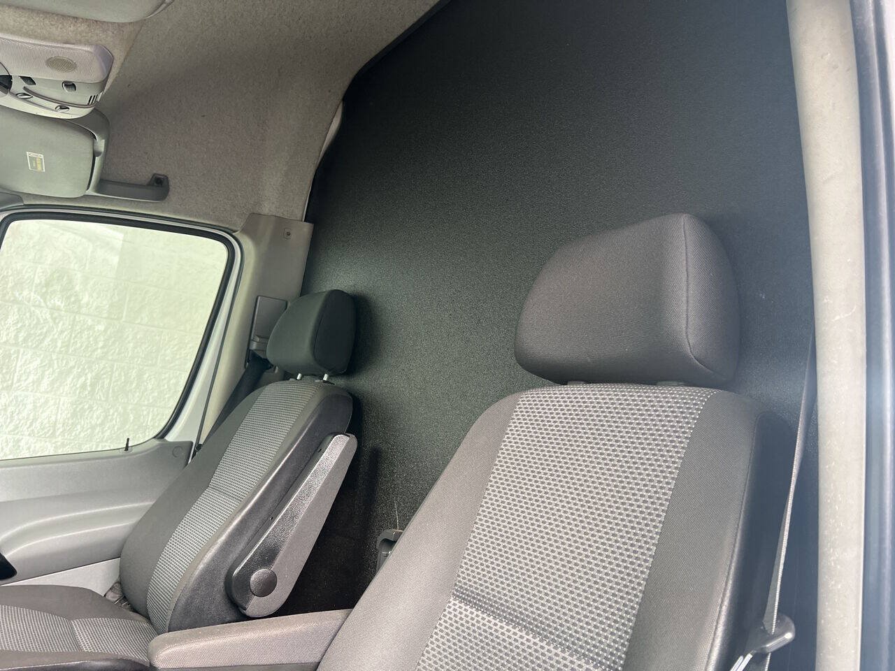 Used 2010 Mercedes-Benz Sprinter 3500 image 10