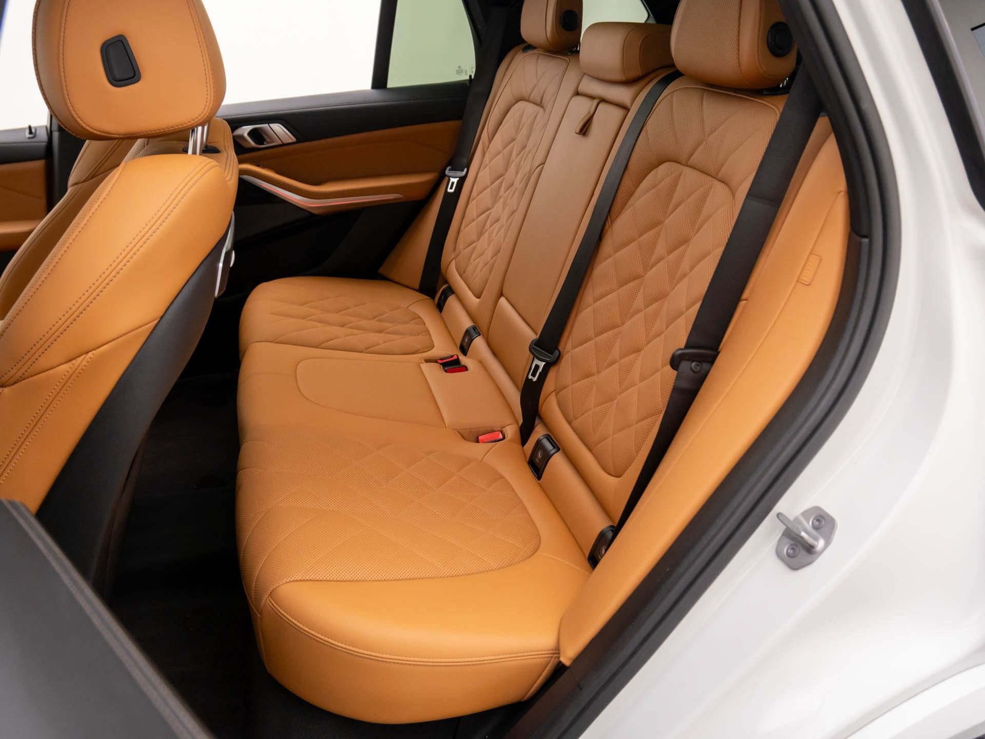 Used 2024 BMW X5 xDrive40i w/ M Sport Package image 16