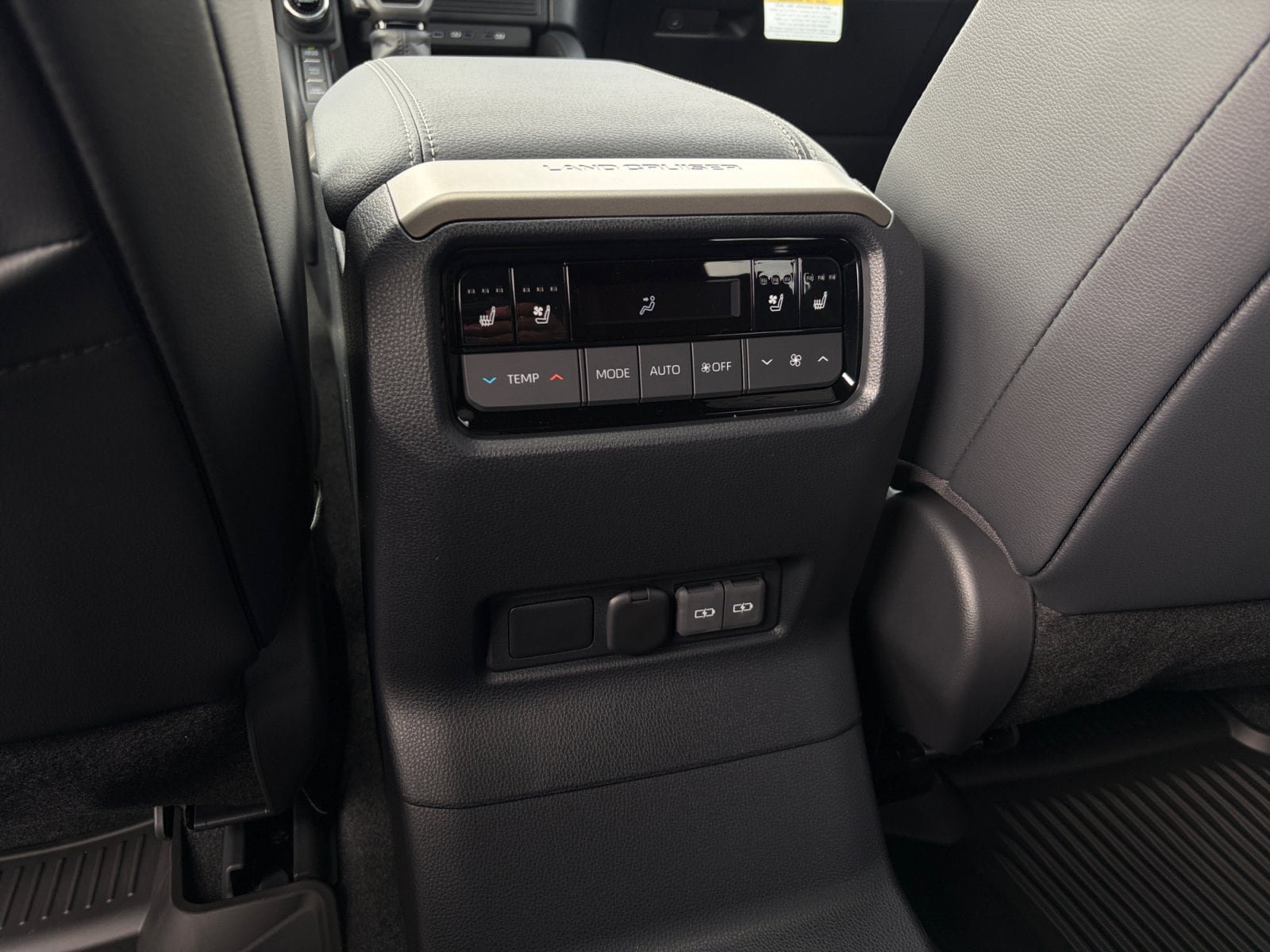 New 2027 Toyota Land Cruiser AWD/4WD image 32