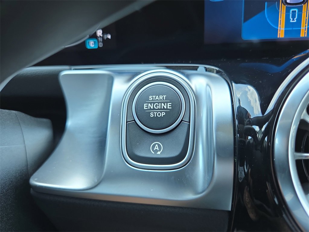 New 2026 Mercedes-Benz GLB 250 4MATIC image 26