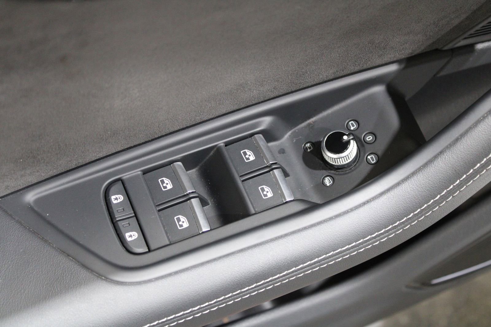 Used 2021 Audi S4 Prestige w/ Prestige Package image 21