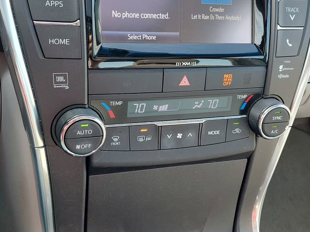 Used 2017 Toyota Camry XLE w/ Moonroof Package image 30