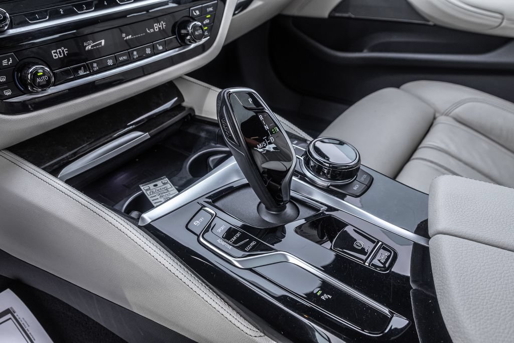 Used 2023 BMW M550i xDrive w/ Executive Package AWD/4WD image 21
