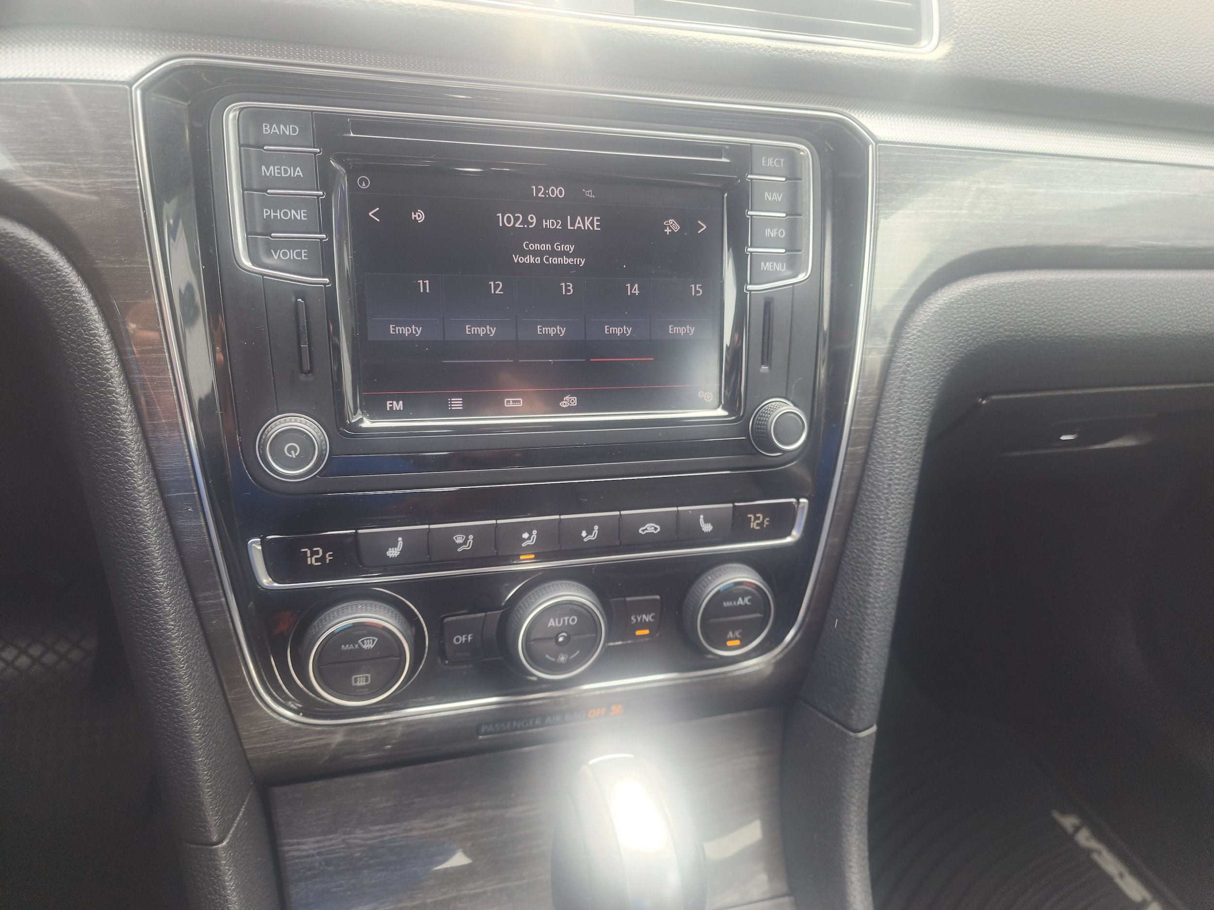 Used 2017 Volkswagen Passat 1.8T SE FWD image 13