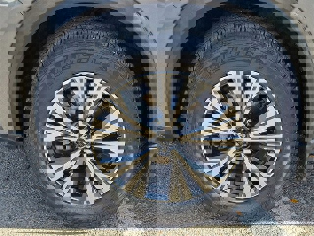 Used 2021 Nissan Rogue SV image 33