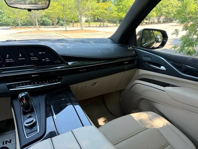 Used 2023 Cadillac Escalade ESV Premium Luxury AWD/4WD image 38