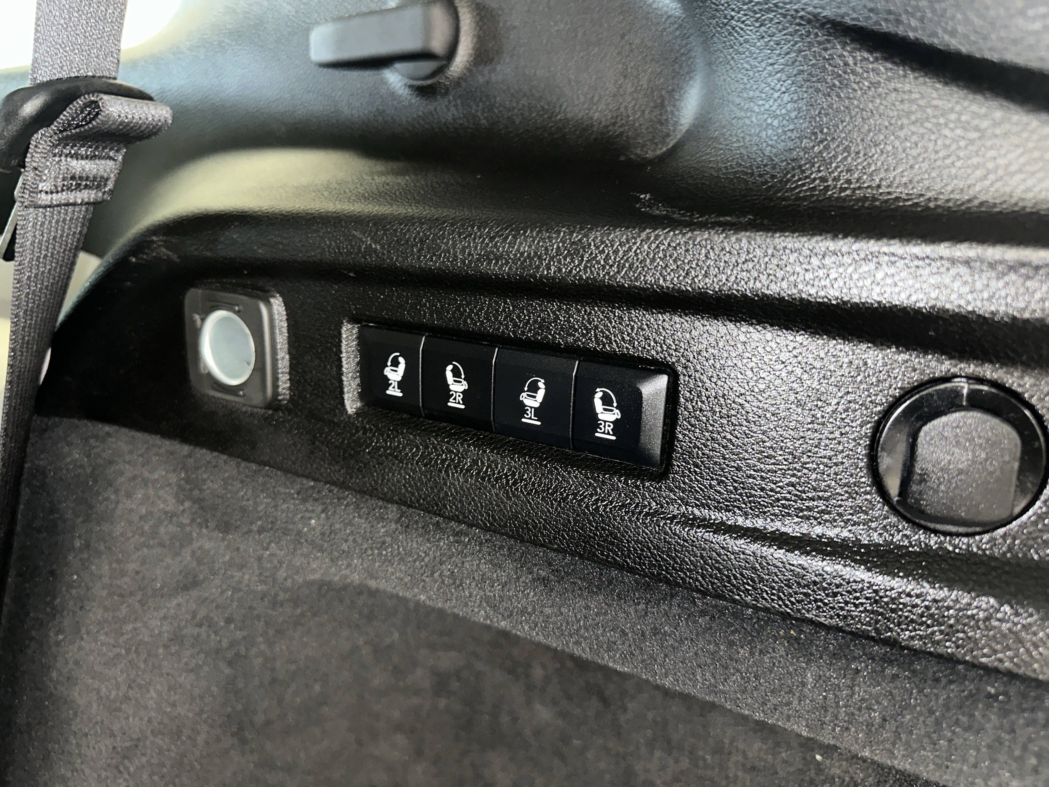 Used 2023 Jeep Grand Cherokee L Summit w/ Advanced Protech Group IV image 31