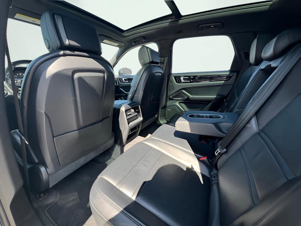 Used 2020 Porsche Cayenne AWD/4WD image 18