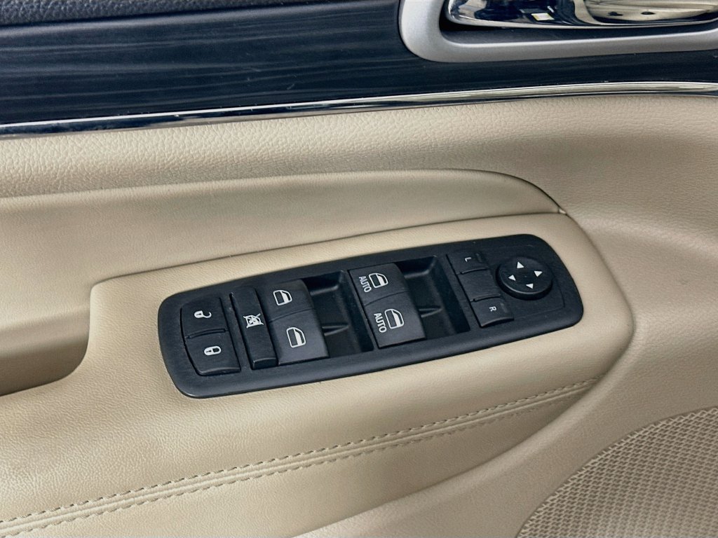 Used 2020 Jeep Grand Cherokee Limited w/ Luxury Group II AWD/4WD image 23