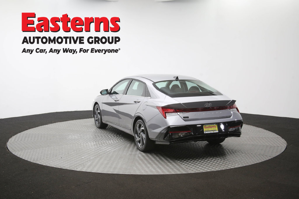 Used 2025 Hyundai Elantra SEL FWD image 70