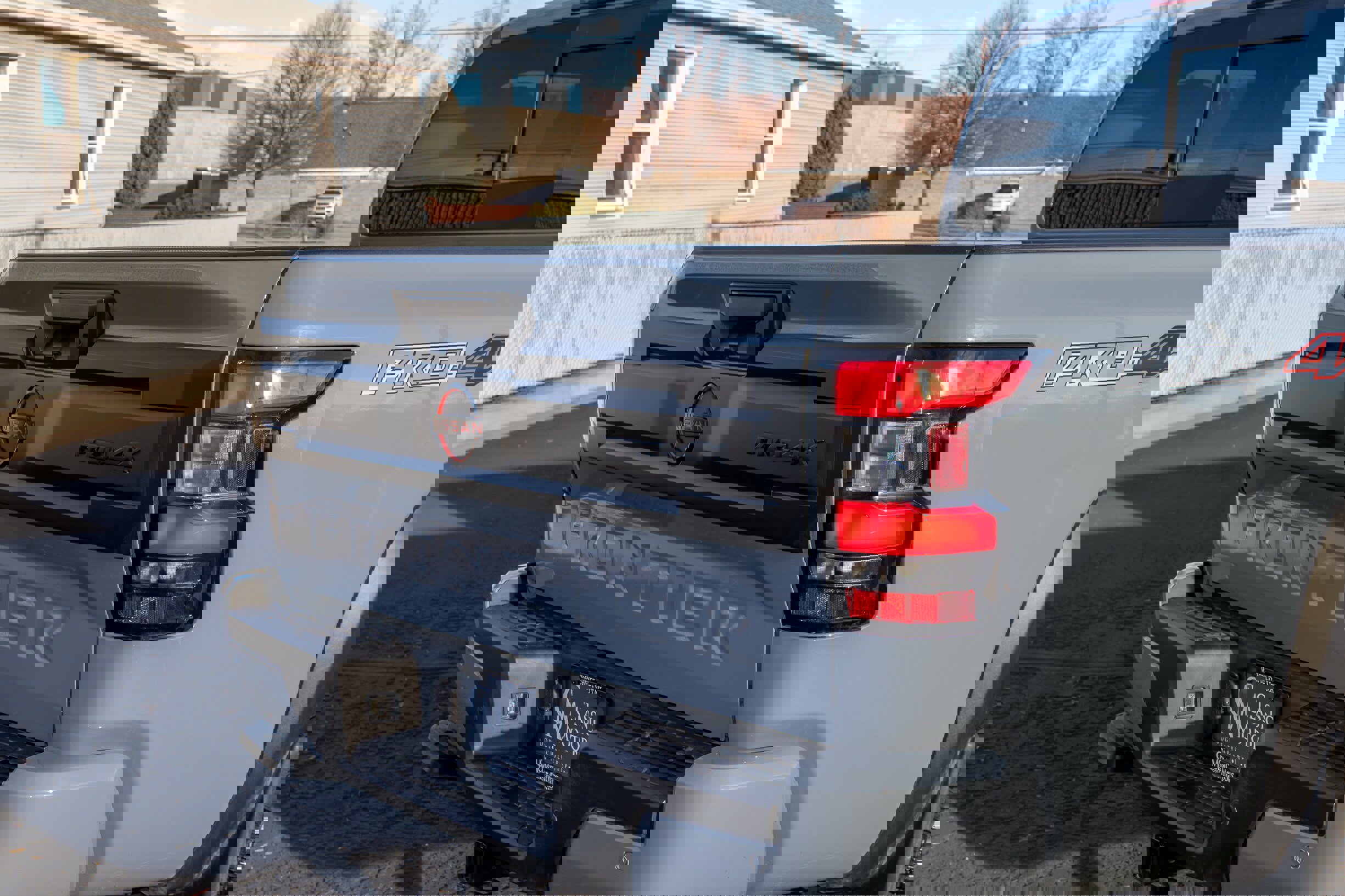 Used 2025 Nissan Frontier PRO-4X image 30