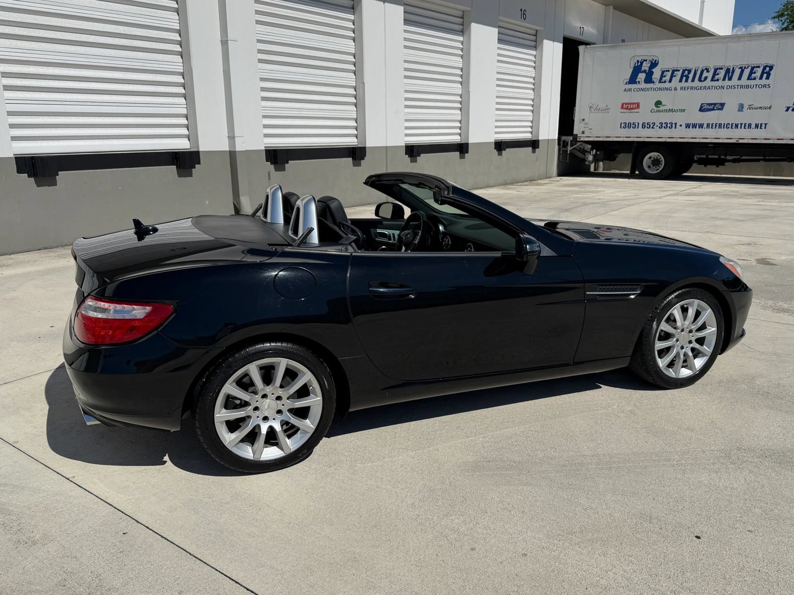 Used 2016 Mercedes-Benz SLK 300 image 3