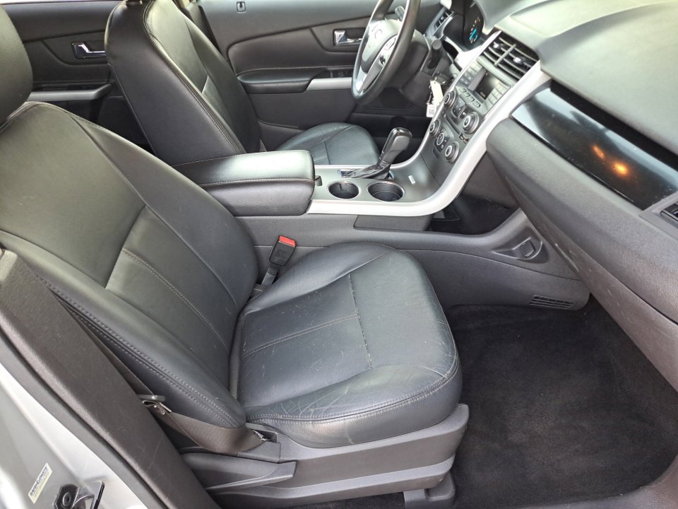 Used 2014 Ford Edge SE w/ Equipment Group 101A AWD/4WD image 19