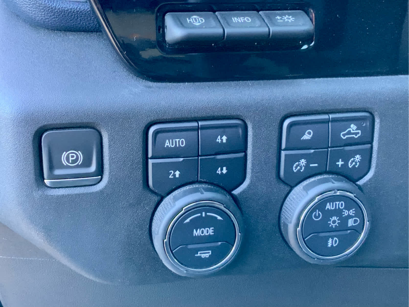 Used 2024 Chevrolet Silverado 1500 High Country w/ Technology Package image 51