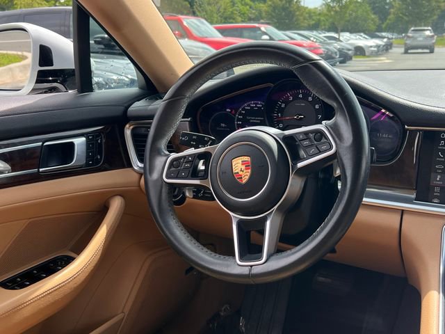 Used 2018 Porsche Panamera RWD image 17