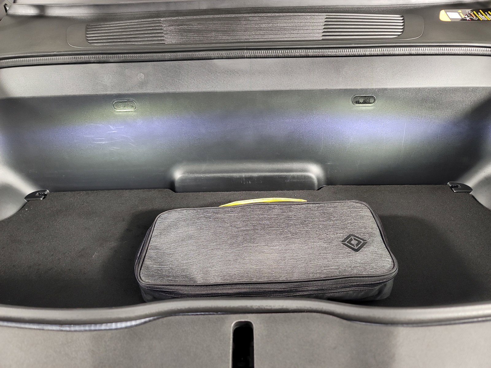 Used 2022 Rivian R1T Adventure image 14