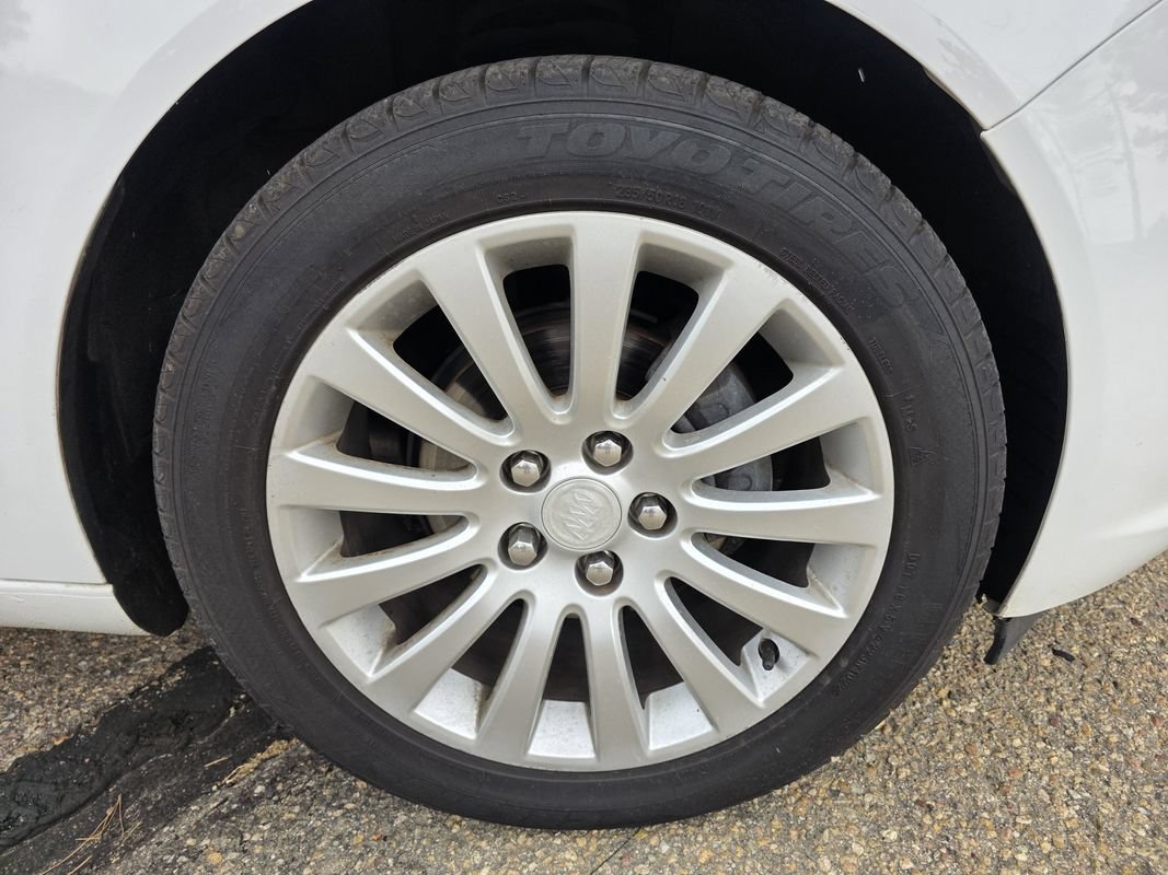 Used 2011 Buick Regal CXL w/ RL4 Preferred Equipment Group FWD image 38