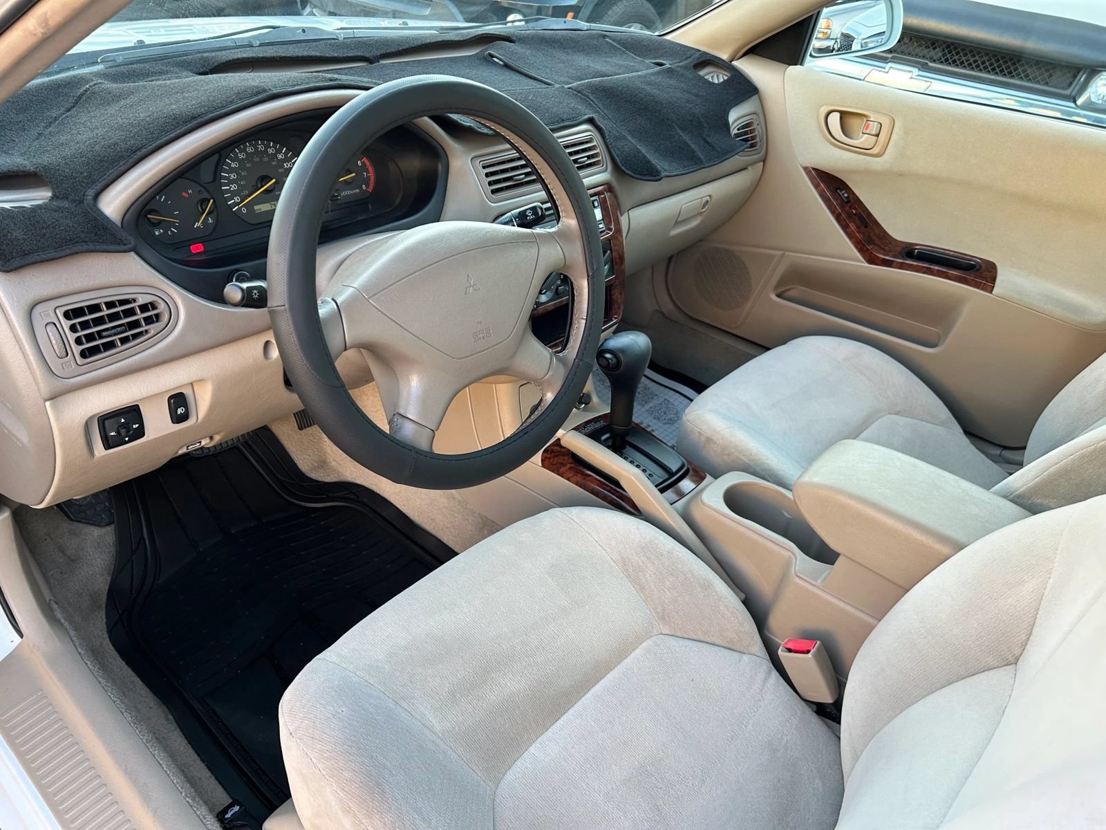 Used 2000 Mitsubishi Galant ES FWD image 17